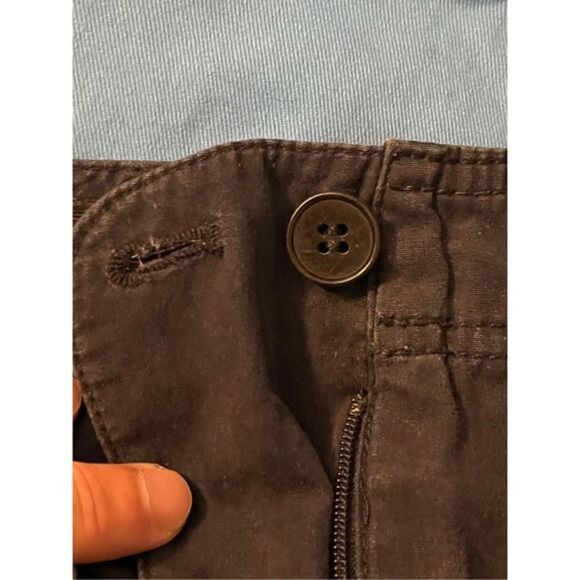 Talbots Classic Navy Flat front Shorts. Inseam 9". Size 6 - Picture 3 of 4